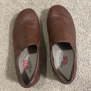 SAS Viva - Slip On Walking Shoe women’s size 9W
